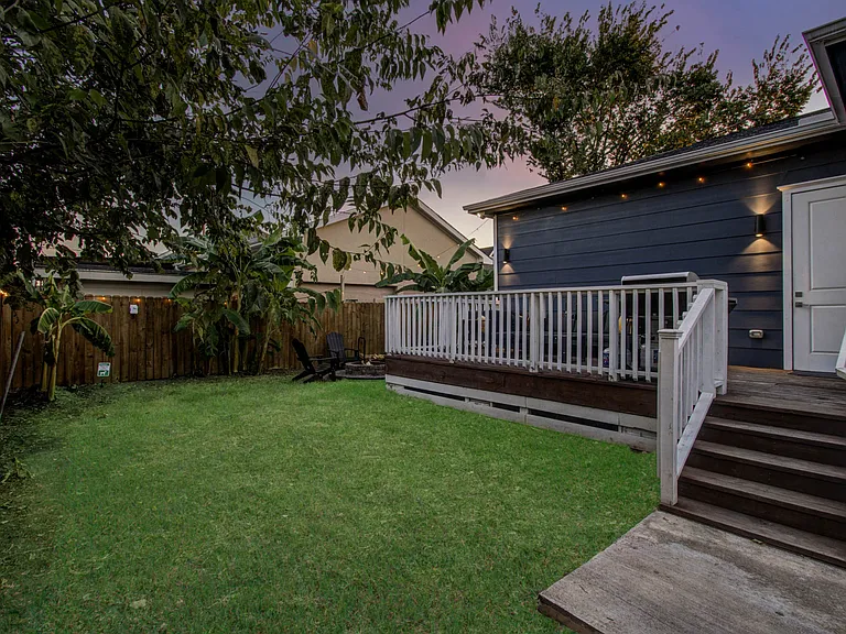410 James St — Photo 30