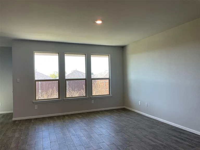 8521 Centerboard Ln — Photo 9
