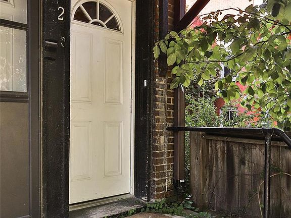 4th image of 1921 Arsenal St