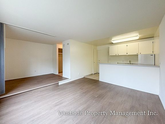 2nd image of 5751 Camellia Ave APT 218