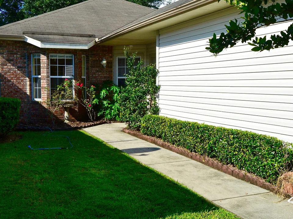 4704 NW 78th Rd