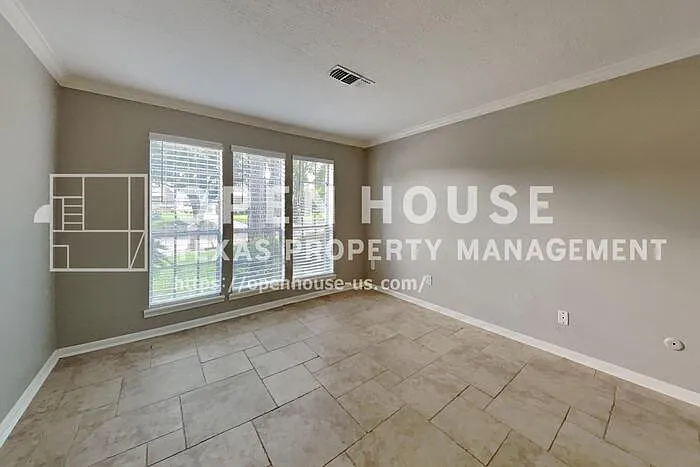 8427 Burwood Park Dr — Photo 17
