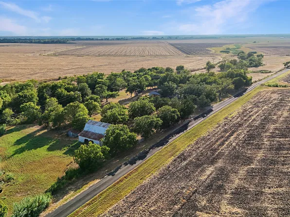 917 Goodwyn Rd, Ennis, TX 76651