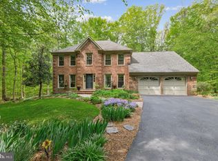 6818 Brimstone Ln, Fairfax Station, VA 22039
