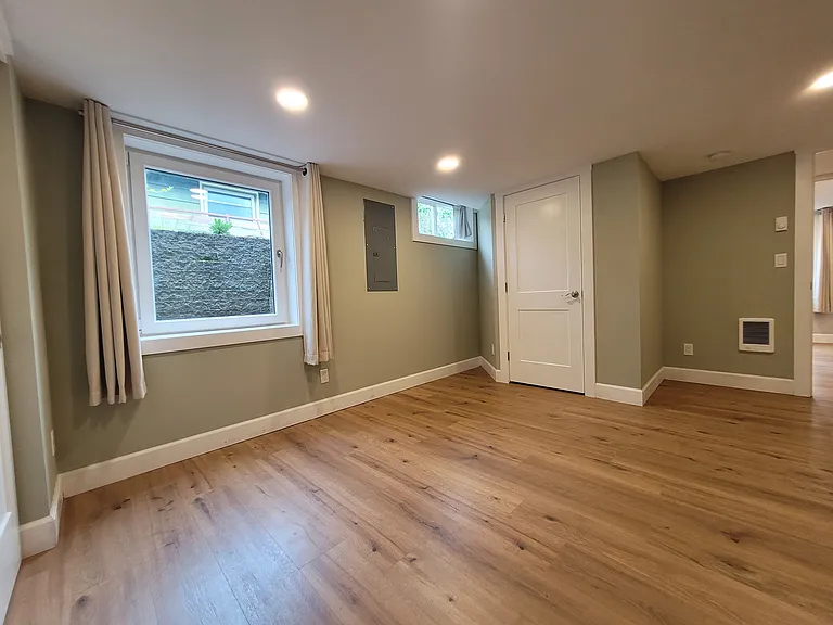 9107 N Kellogg St — Photo 18
