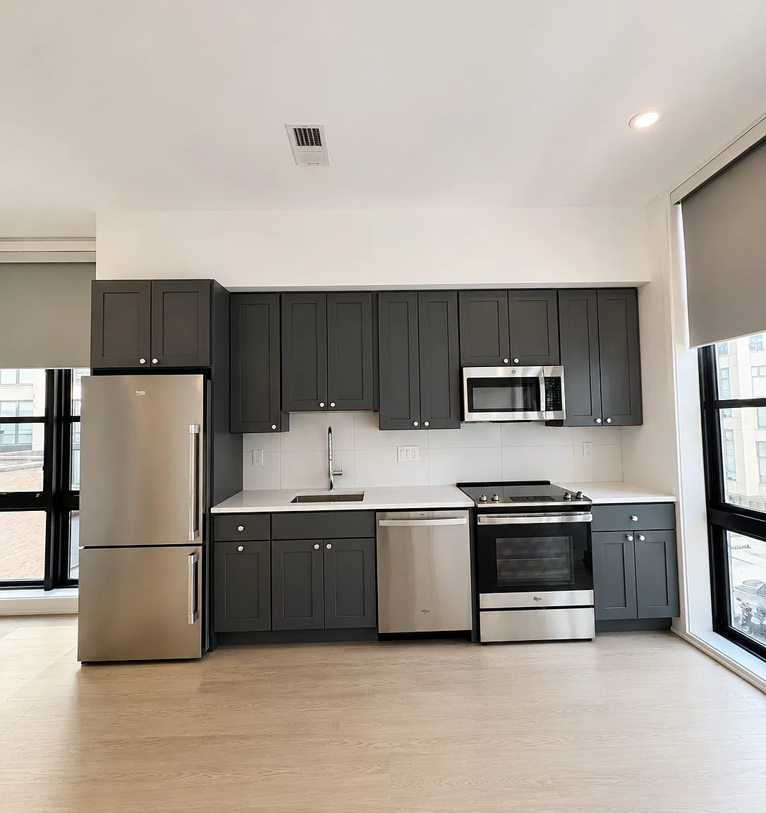 1 bed, 1.5 bath, 750 sqft, $2,950 — Photo 2