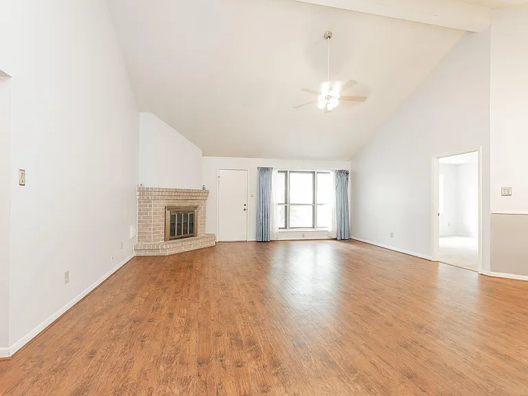 6818 Brockington Dr — Photo 6