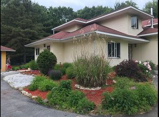 537 Creek Rd, Poughkeepsie, NY 12601