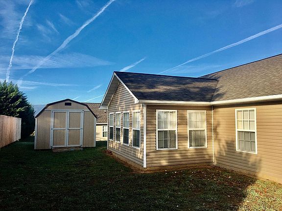 Detached storage unit