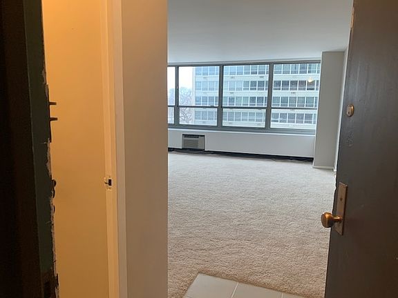 4th image of 3550 N Lake Shore Dr APT 317