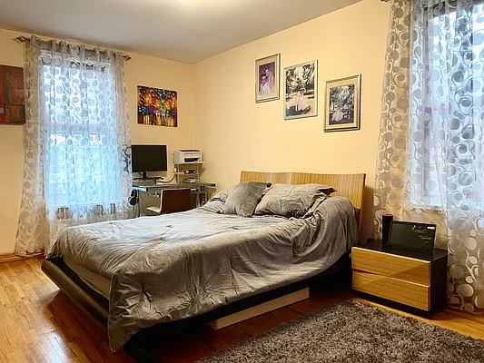 Sold by Maximillion Realty, Inc. | media 26