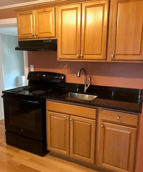 285 Brackett St #10 — Photo 11