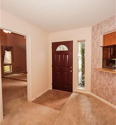  Foyer at front door.