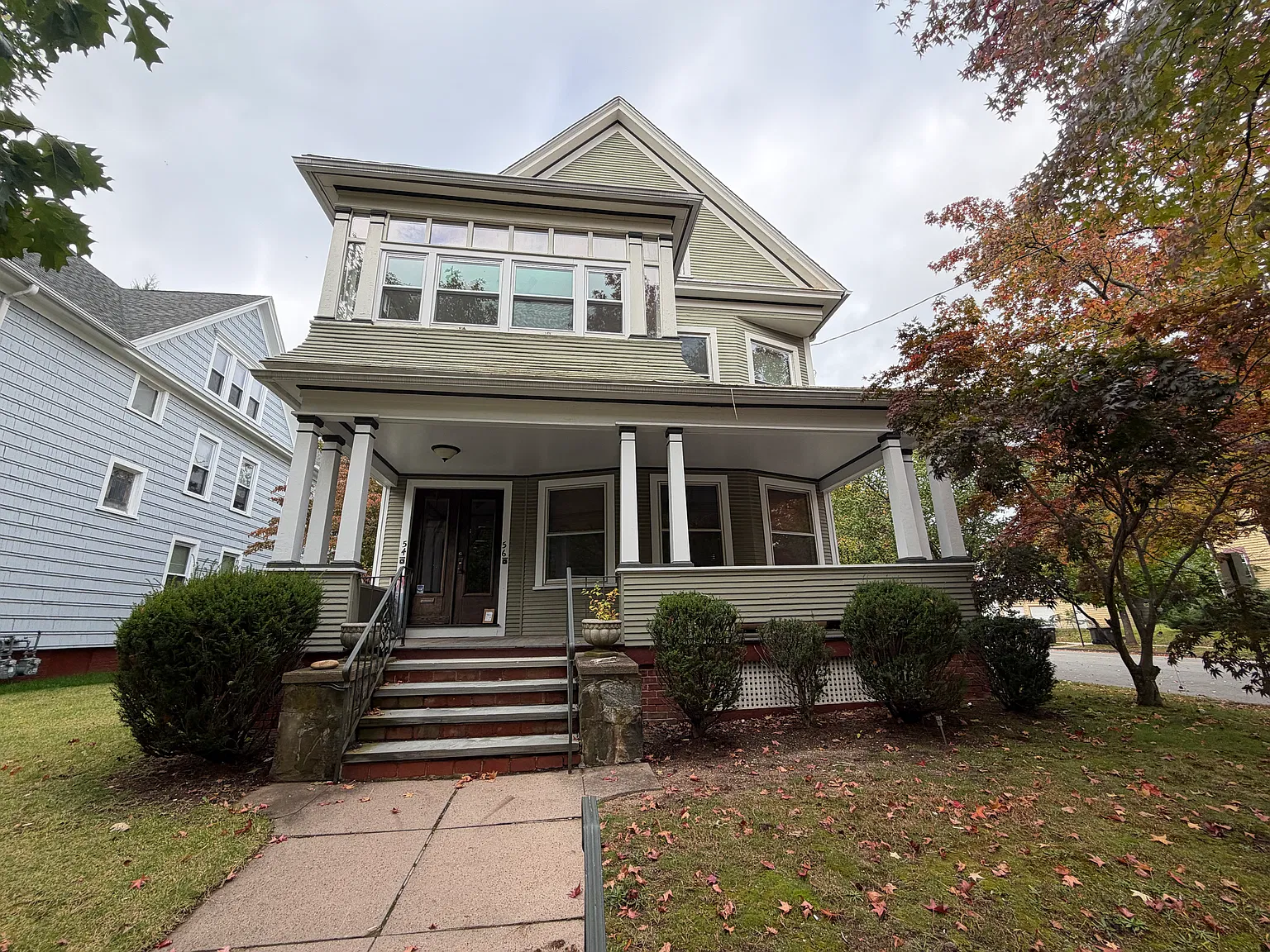 6 bed, 2300 sqft, $3,195 — Photo 1