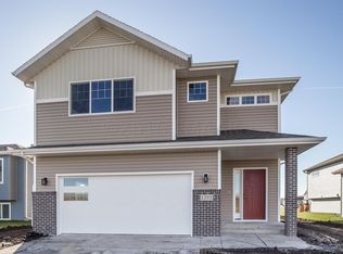 1393 Goldenwood Dr S, West Fargo, ND 58078