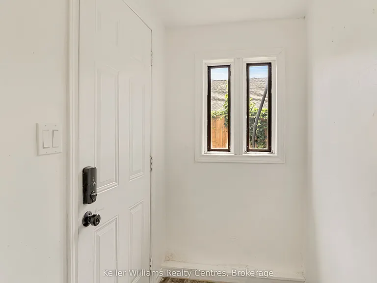 726 Berford St — Photo 5