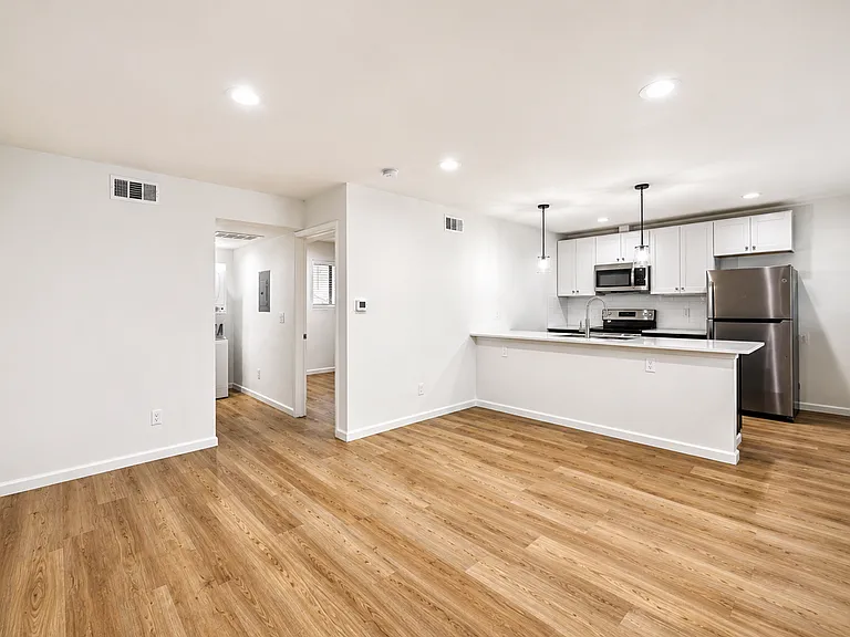 4823 Gaston Ave — Photo 5