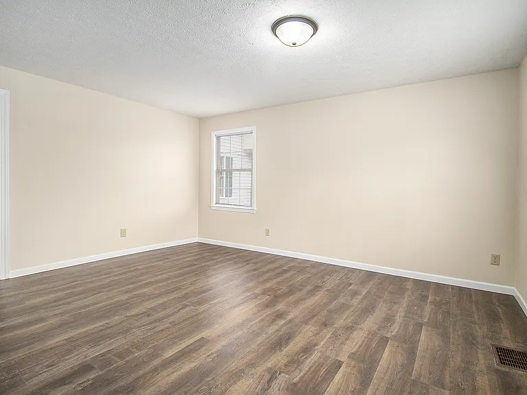 3728 Lincolnway E #A — Photo 2