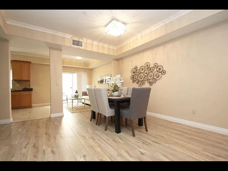 2307 Mira Vista Ave #108 — Photo 2