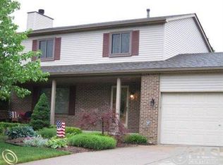 3720 Barberry Cir, Wixom, MI 48393