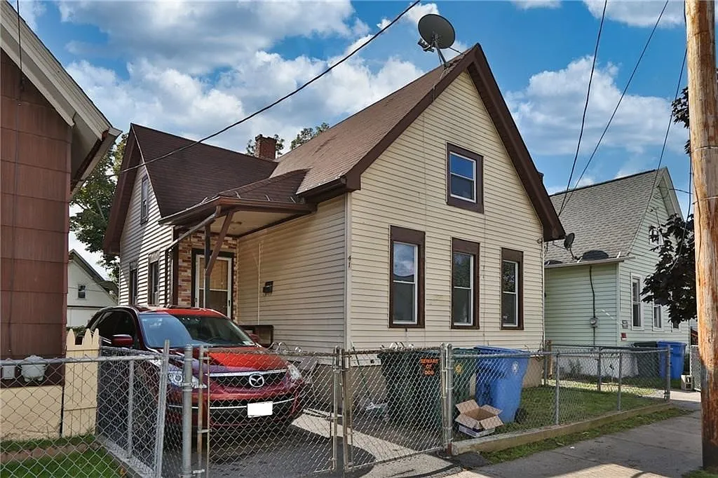 41 Radio St photo 1