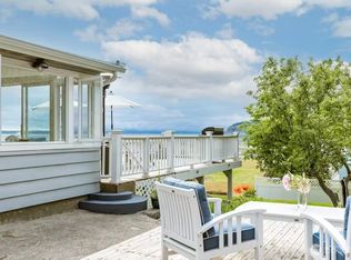 6192 Kohlwes Rd, Clinton, WA 98236