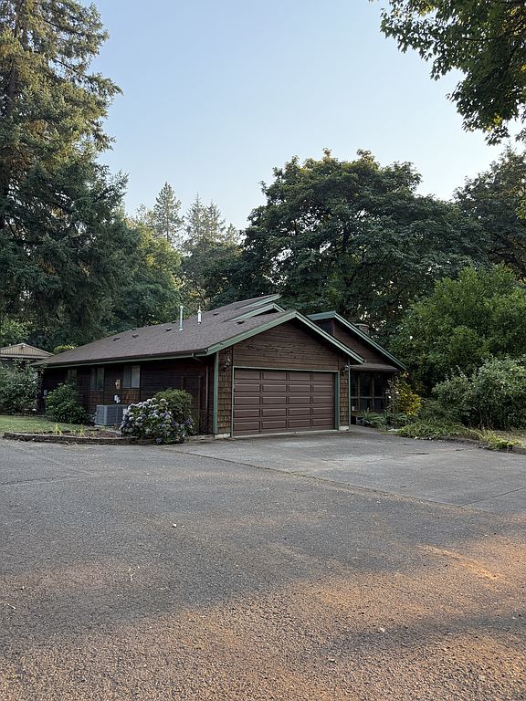 278 NW Quarry Rd - Property Image
