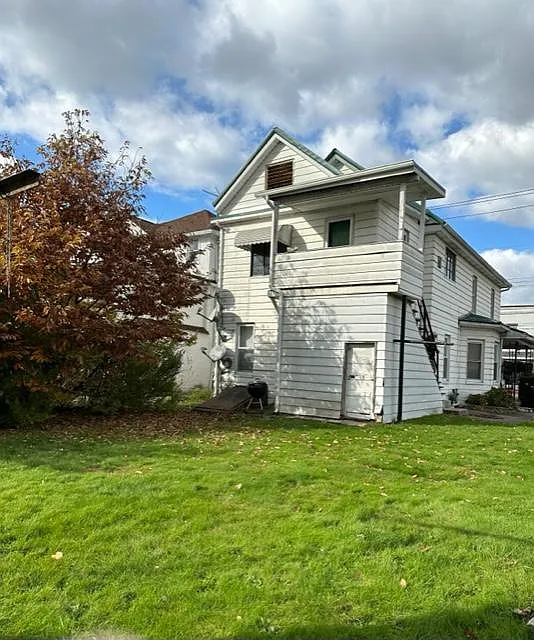 2 bed, $1,200 — Photo 2