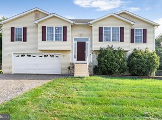 154 Wendover Dr, Bunker Hill, WV 25413