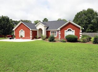 104 Stonegate Rd, Headland, AL 36345