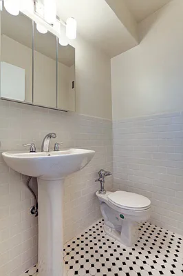 Rented by Bohemia Realty Group | media 19