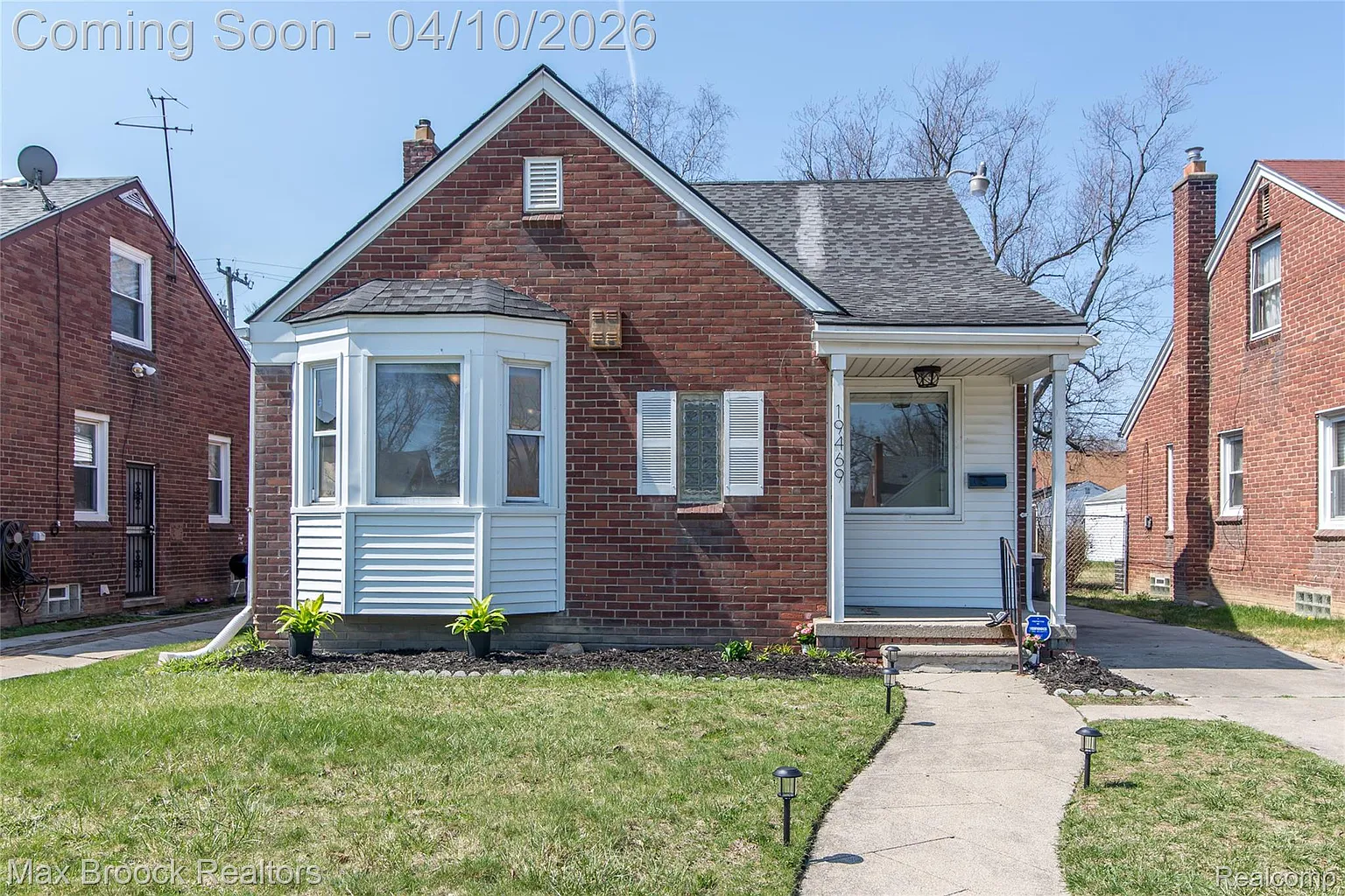 19469 Whitcomb St photo 1