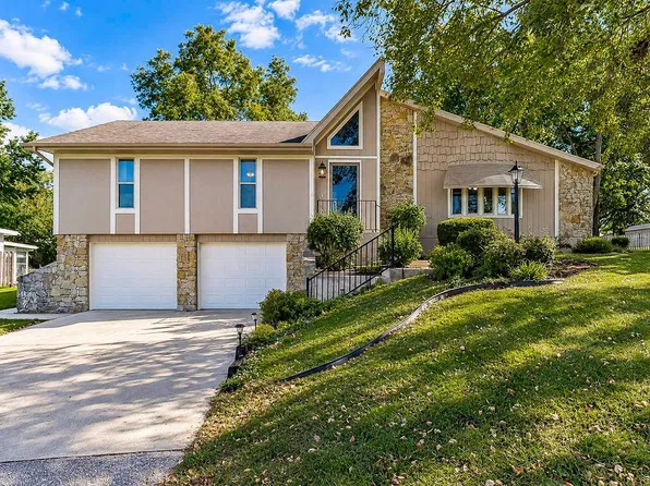 212 L St, Lees Summit, MO 64086