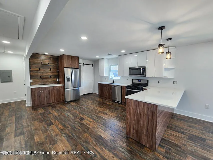 2 bed, $2,960 — Photo 4