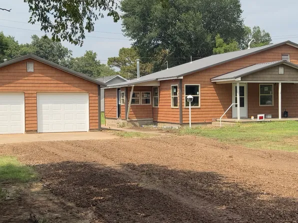 808 W 12th St, Newkirk, OK 74647