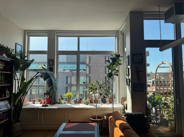 1390 V St NW, Washington, DC