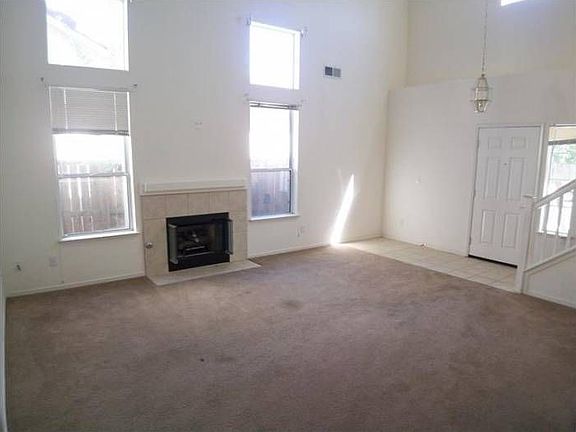 2nd image of 3833 Bridlewood Cir