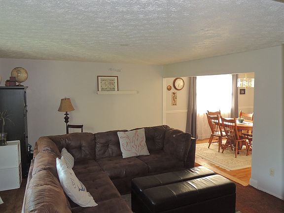 Living/Dining Area