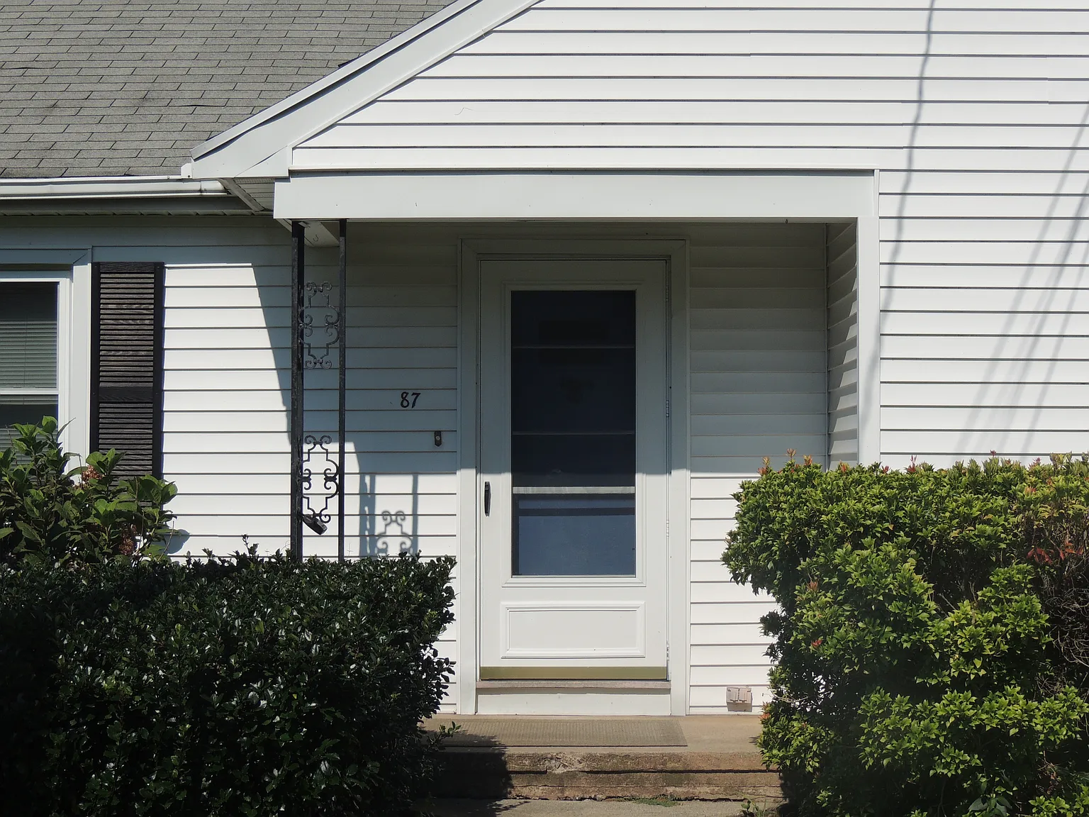 2 bed, 1.5 bath, 1334 sqft, $3,050 — Photo 2
