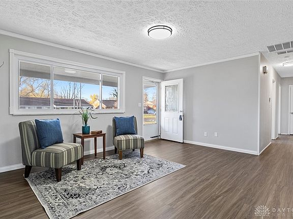 3rd image of 4447 Blueberry Ave