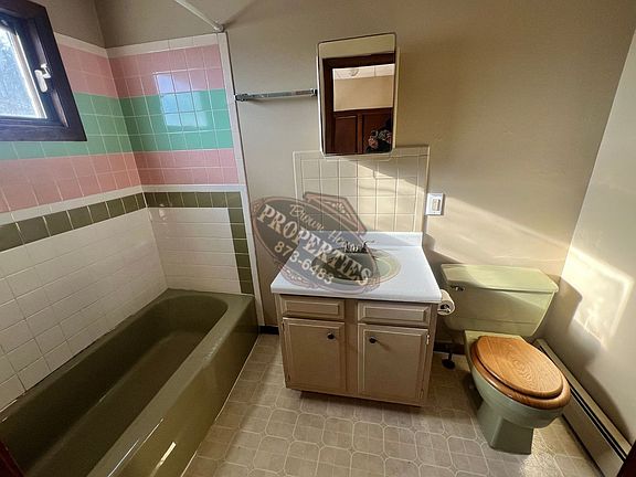 3rd image of 135 Oakland Rd APT 9