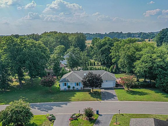 3rd image of 120 W Mill Pond Dr