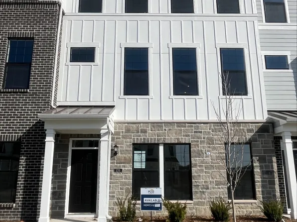 3255 Morab Dr, Zionsville, IN 46077