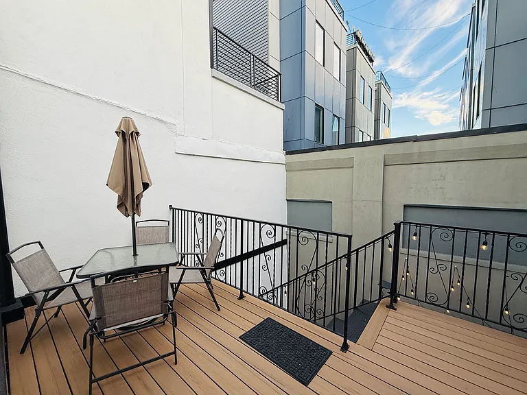 2504 E York St #2 — Photo 30