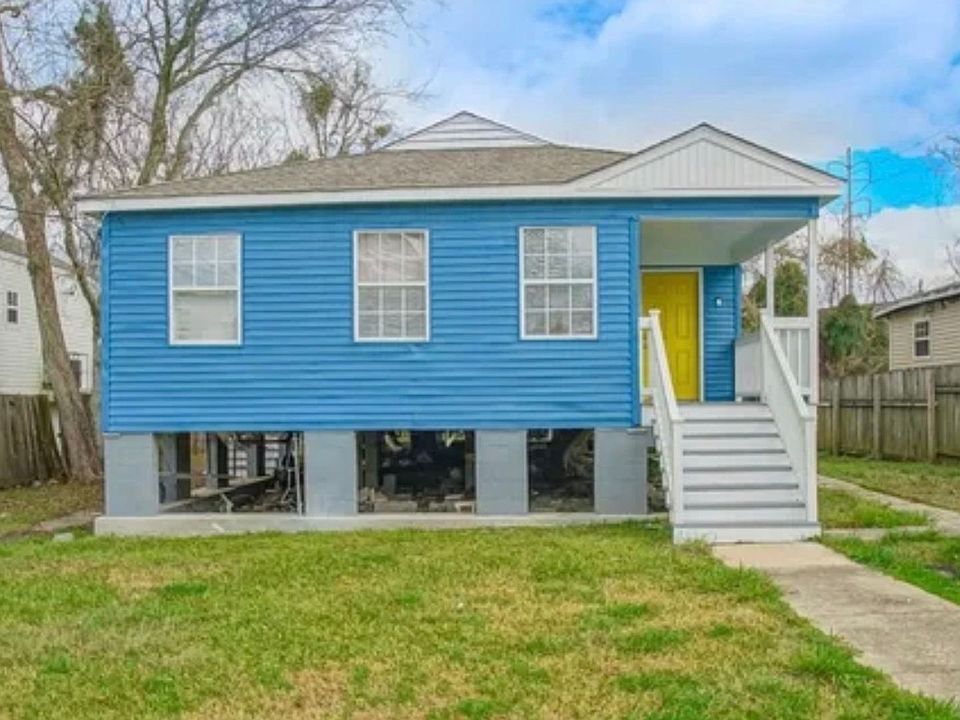 1st image of 3017-3019 Music St