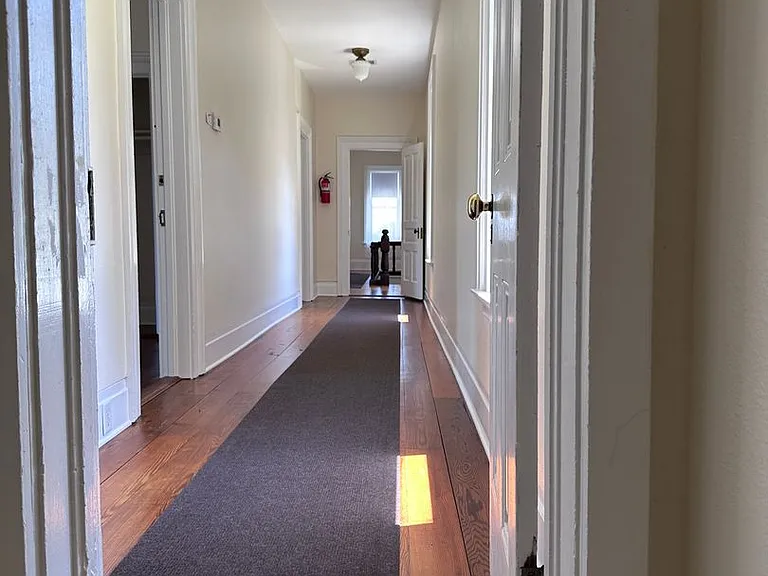 942 G St — Photo 25