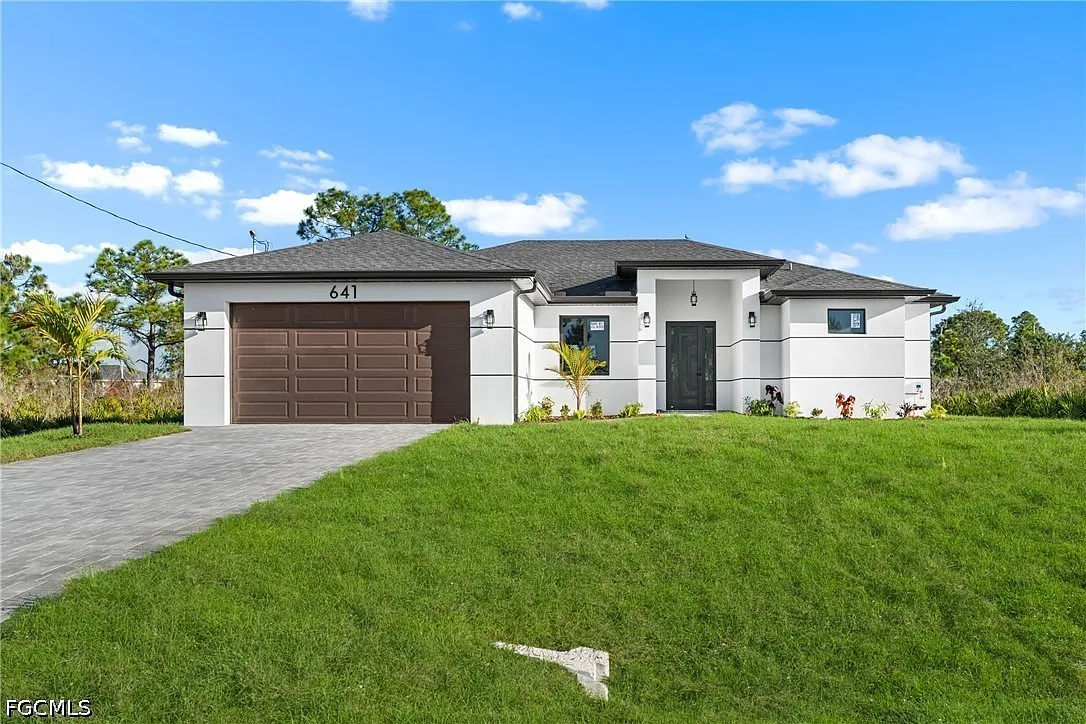 4 bed, 2.0 bath, 1674 sqft, $2,400 — Photo 1