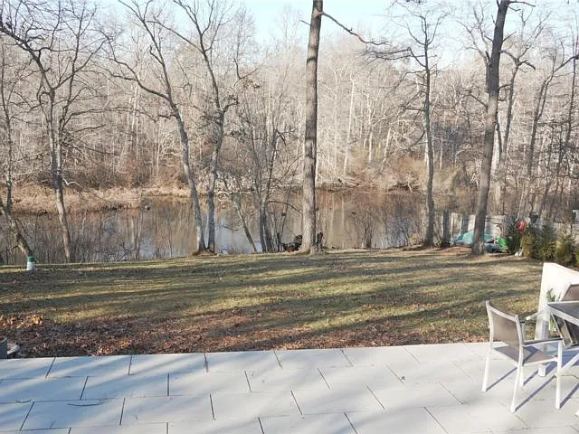 371 S River Rd — Photo 3