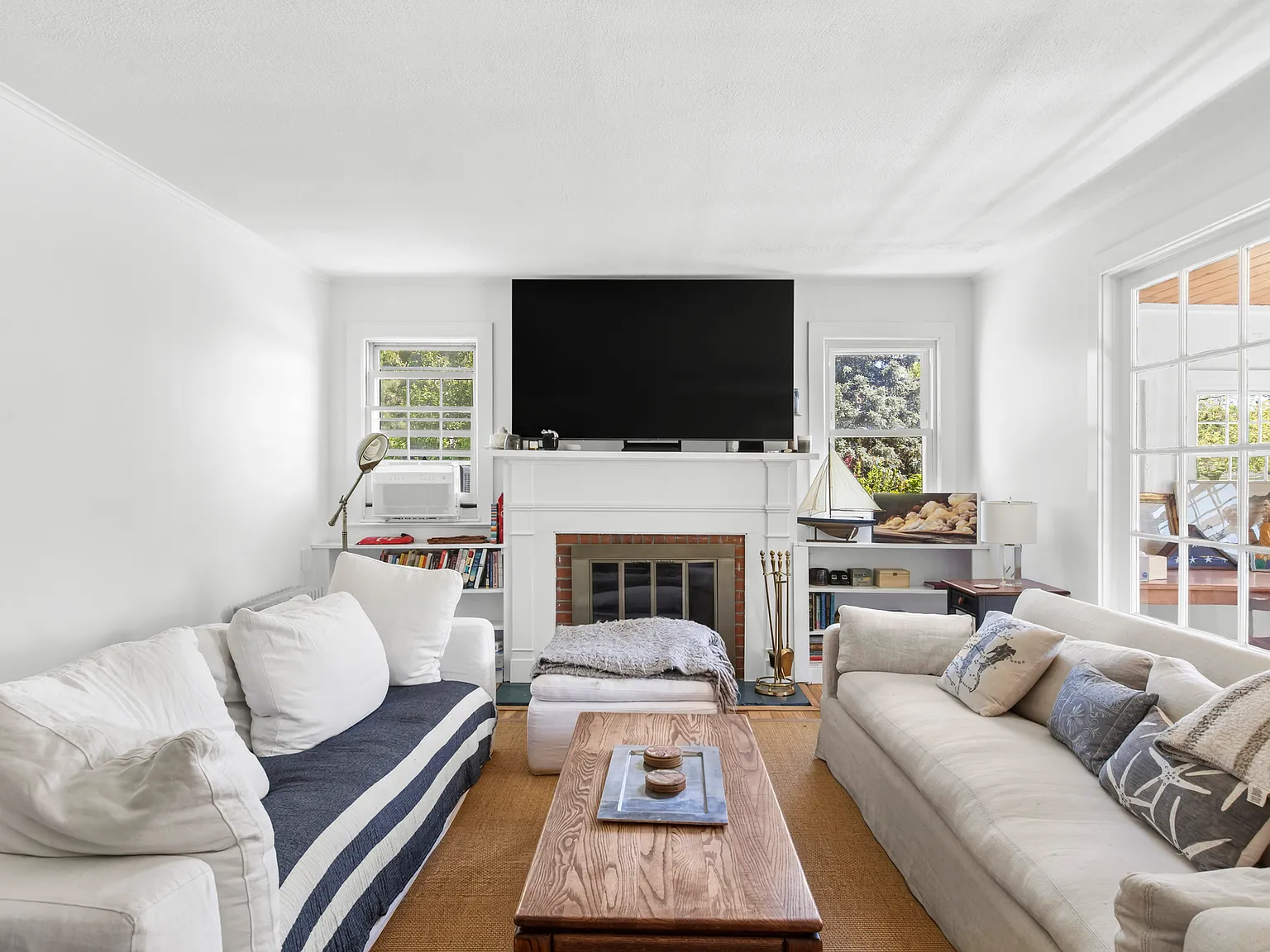 Southold Beach House - Seconds to Founders Landing Beach! — Photo 3