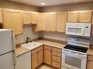 1700 Four Oaks Rd APT 353, Eagan, MN 55121